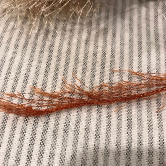 Yarn 2 skeins - Picture 4 of 5